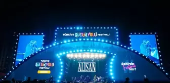 Alişan, Mardin Kültür Yolu Festivali'nde Konser Verdi