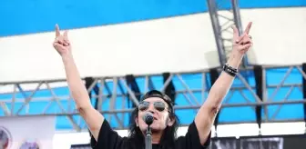 Murat Kekilli Kayseri'de Duygu Dolu Bir Konser Verdi