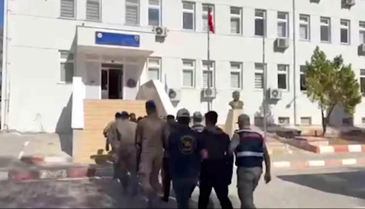 Şanlıurfa'da Dolandırıcılık Operasyonu: 11 Milyon Lira Çalan Suç Örgütüne Operasyon.