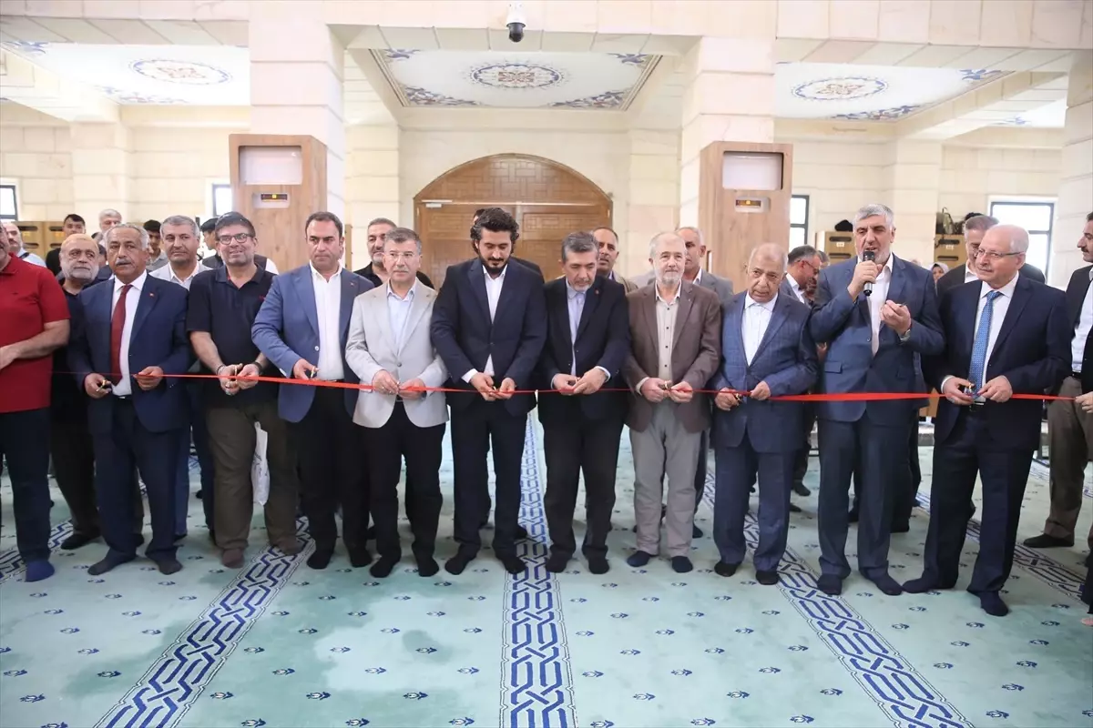 Hattat Behçet Arabi'nin 60. Yıldönümü Anısına Hüsn-ü Hat Sergisi Açıldı