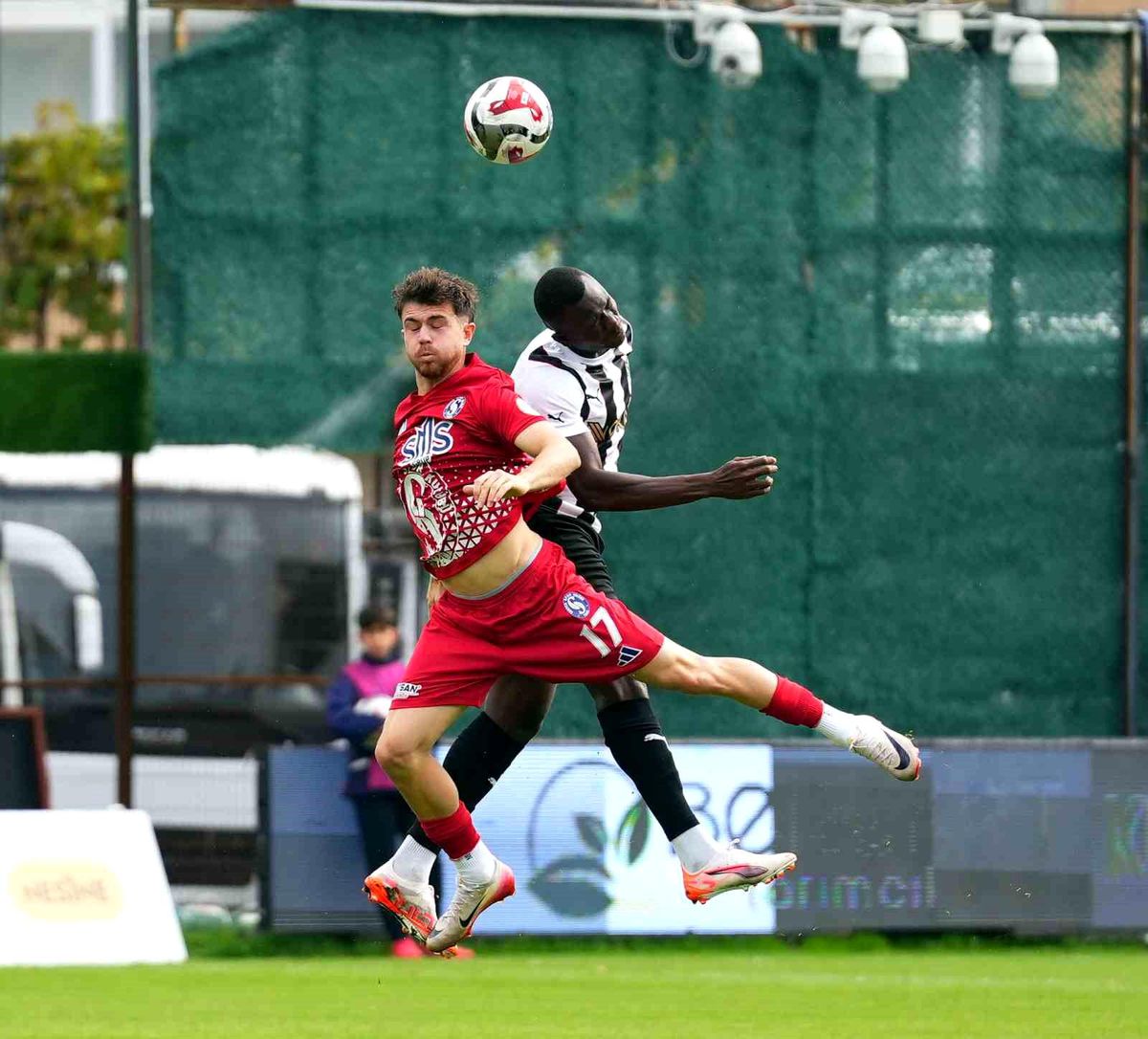 Sarıyer ve Manisa FK 0-0 Berabere Kaldı