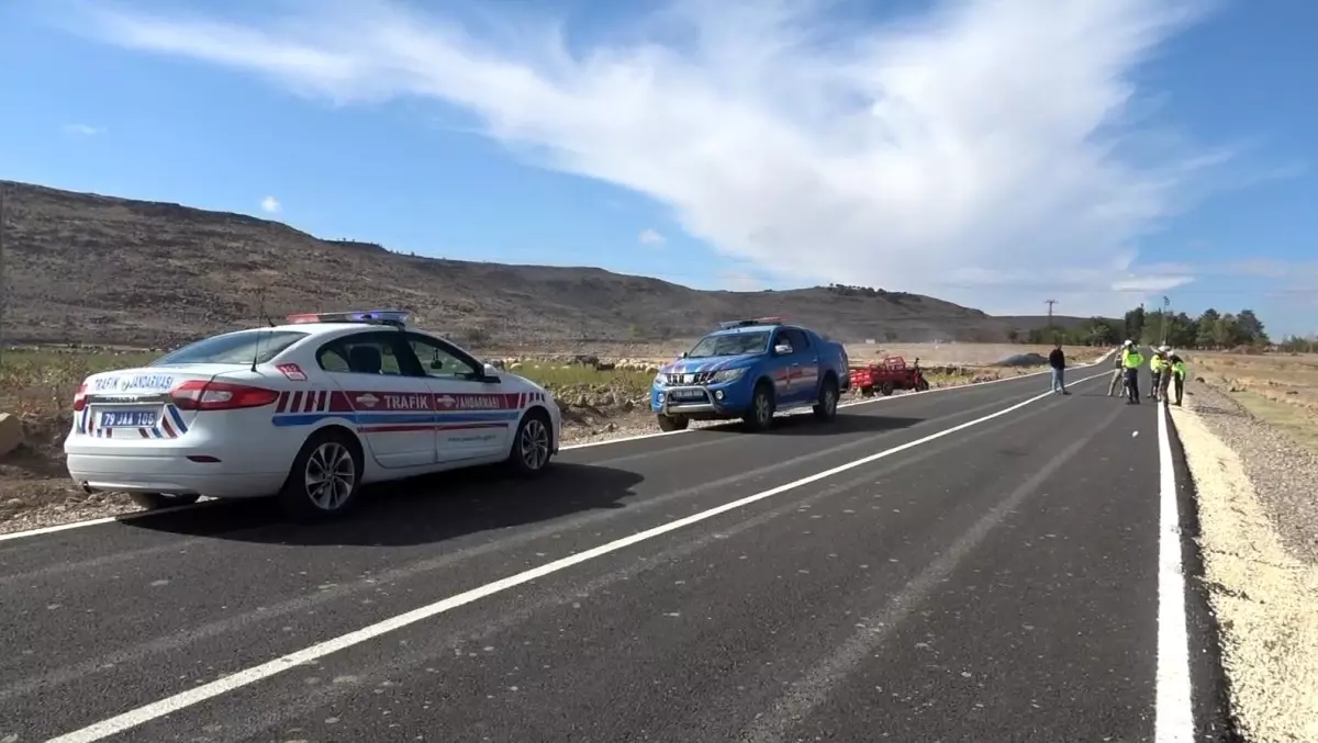 Kilis'te Elektrikli Motosiklet Kazası: Karı Koca Ağır Yaralandı