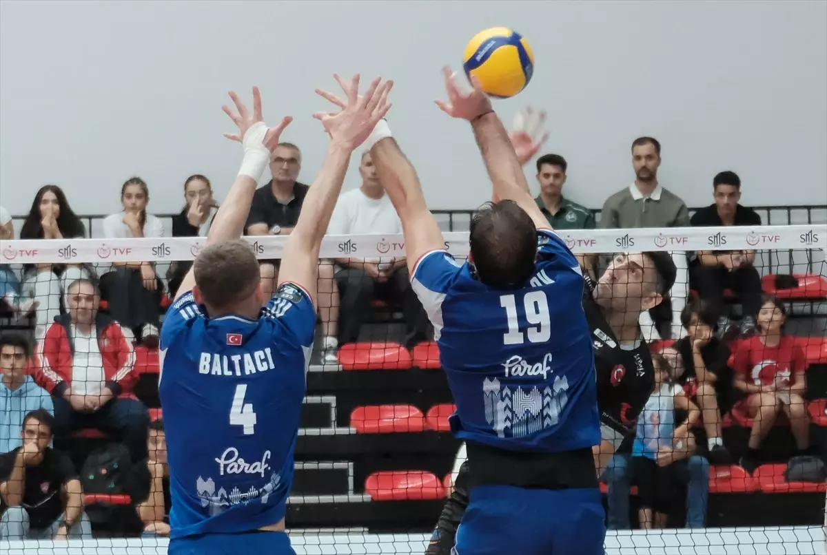 Halkbank, Alanya Belediyespor'u 3-2 Yenerek Sezona Galibiyetle Başladı