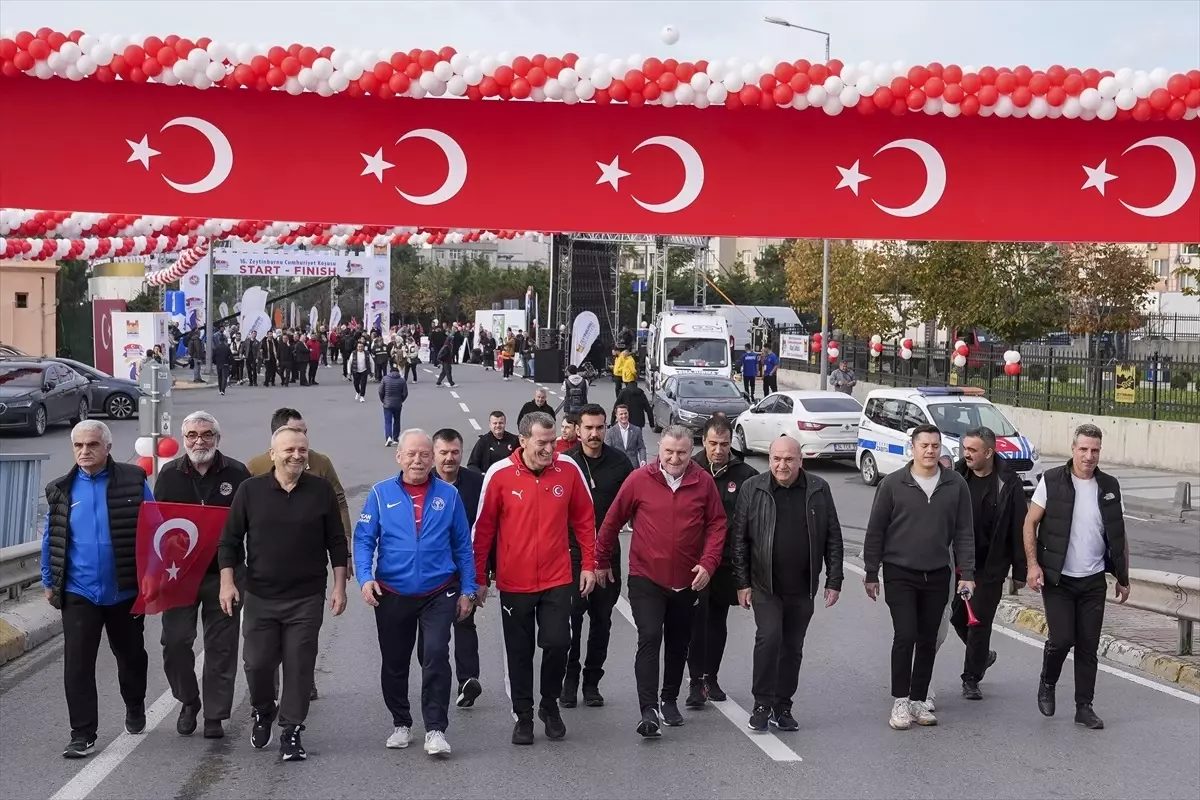 Cumhuriyet Bayramı Kutlamalarında Zeytinburnu Cumhuriyet Koşusu