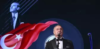 Cumhuriyet Balosu'nda Eğitim Vurgusu