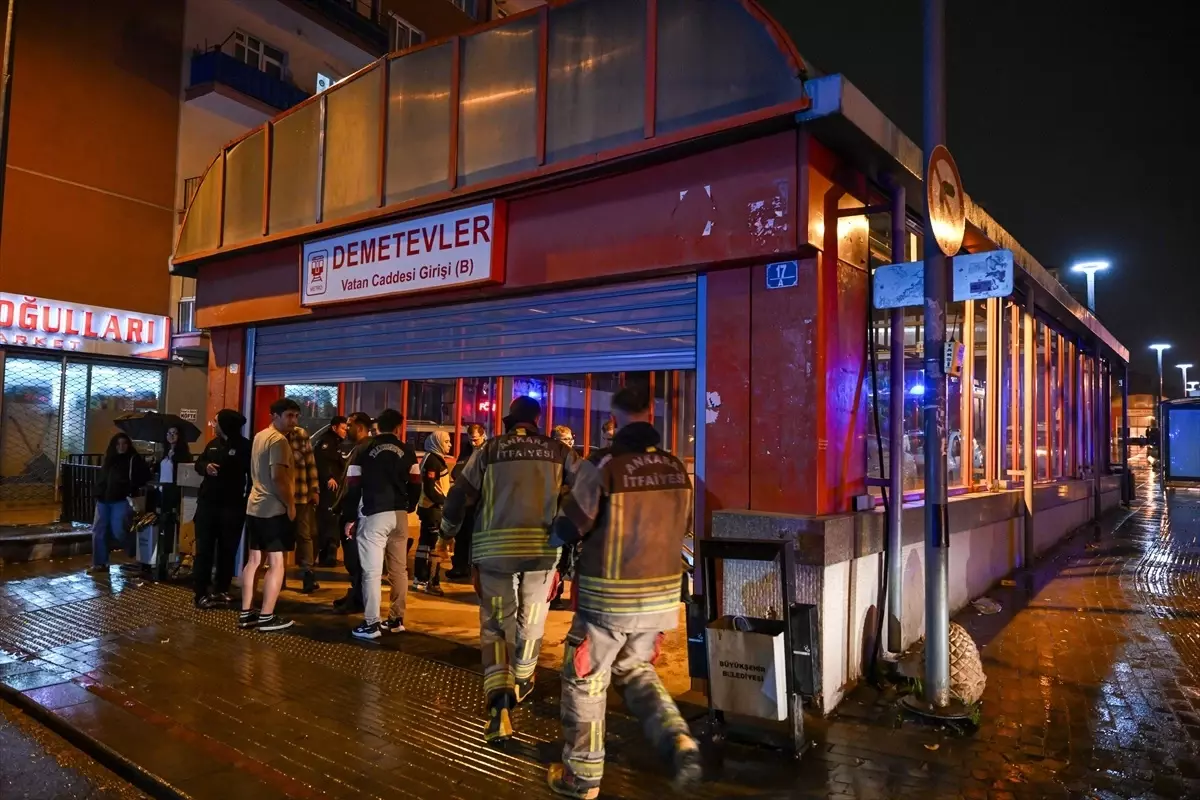 Demetevler Metro İstasyonunda Duman Paniği