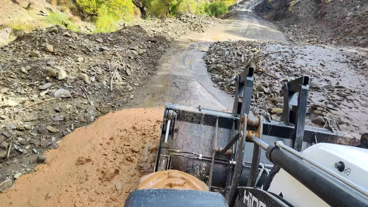 Batman'da Heyelan Sonrası Yol Çalışmaları Tamamlandı