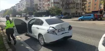 Bursa'da Tır ile Otomobil Çarpıştı: 5 Yaralı