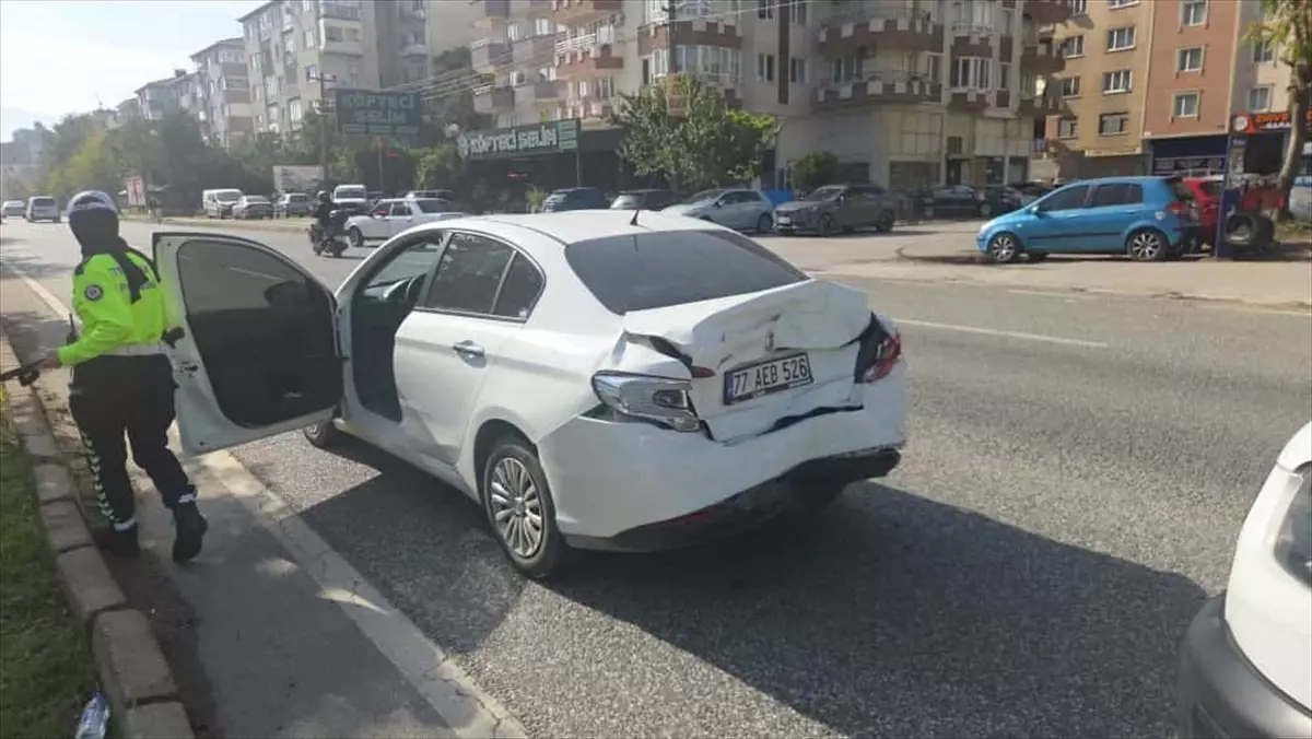 Bursa'da Tır ile Otomobil Çarpıştı: 5 Yaralı