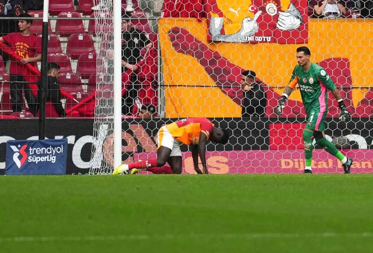 Davinson Sanchez, Trabzonspor Maçında Cezalı Duruma Düştü