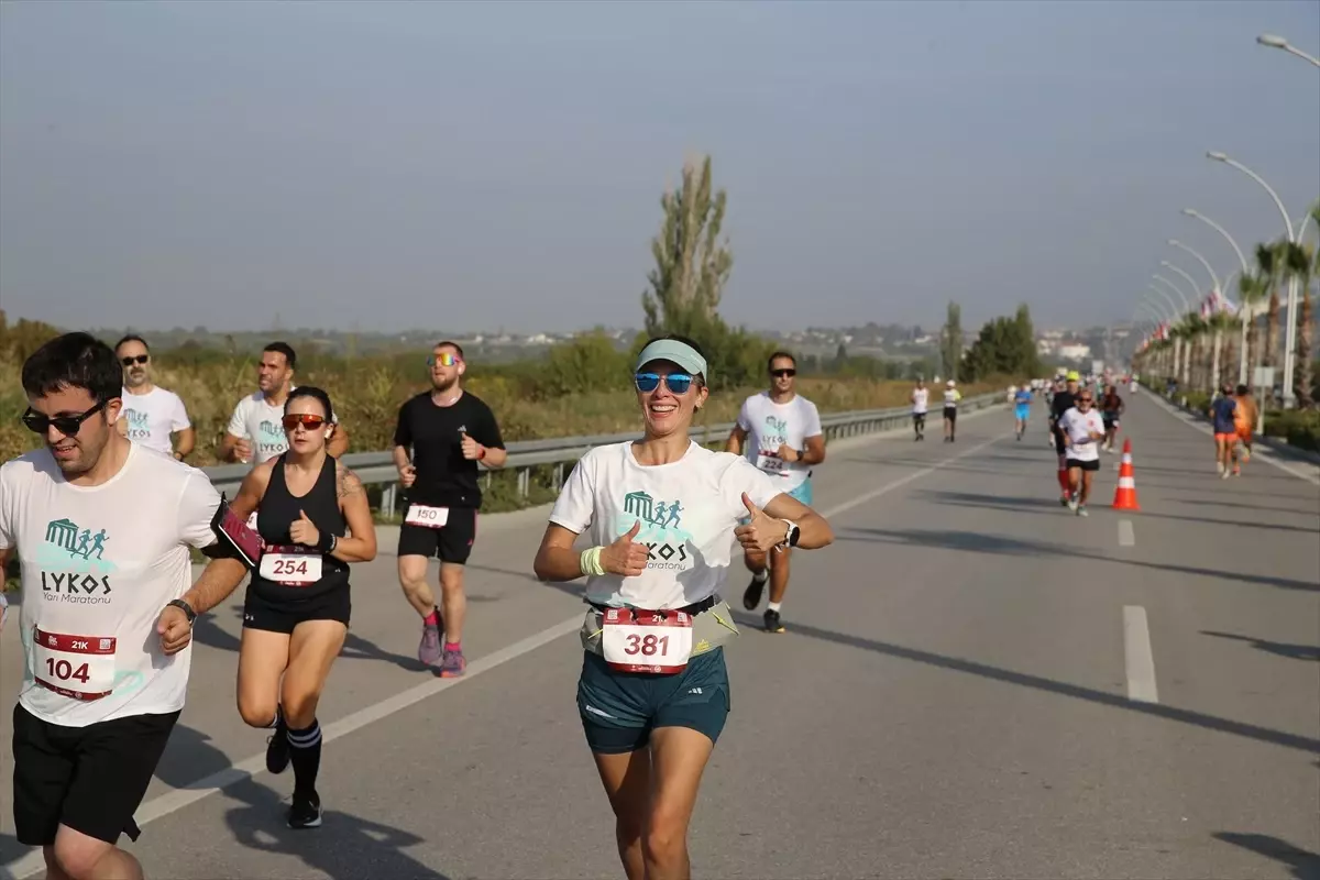 Pamukkale'de Lykos Yarı Maratonu Coşkusu
