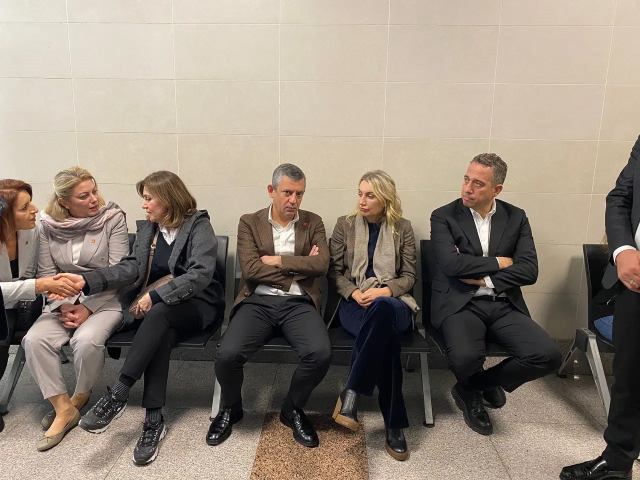 Ekrem İmamoğlu 'casusluk' soruşturmasında ifade vermek için adliyede Ekrem İmamoğlu 'casusluk' soruşturmasında ifade vermek için adliyede