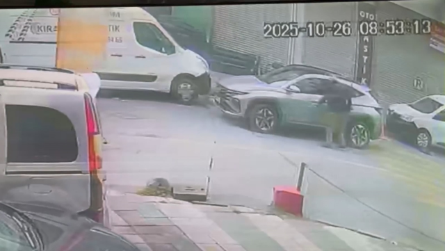 His ex-girlfriend Nilay was murdered in the middle of the street! The moment of the murder was captured on camera