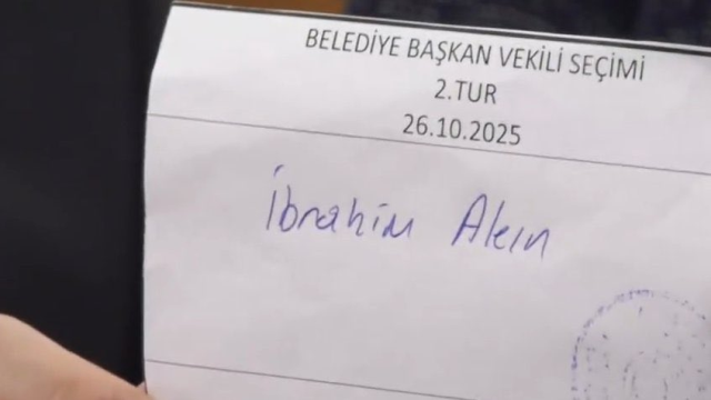 Bayrampaşa Belediyesi'nde yenilenen başkanvekili seçimini dördüncü turda AK Parti'nin adayı İbrahim Akın kazandı 8 ismi yine yanlis yazildi gerginlik cikti 19188254 5586 m