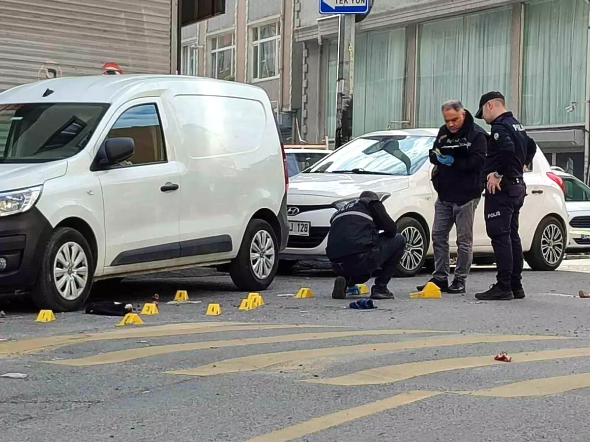 Kağıthane'de sokak ortasında cinayet: Genç kadın kurşun yağmuruna tutuldu