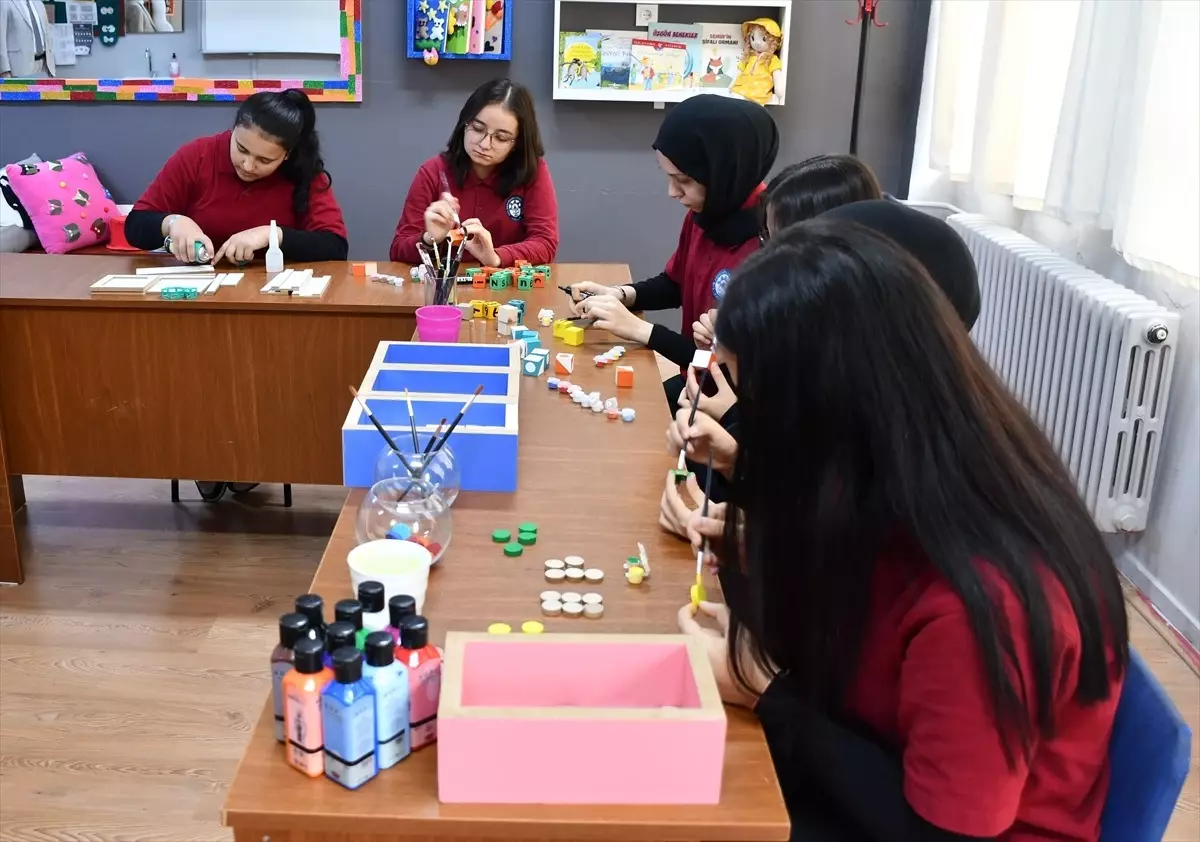 Yığılca Lisesi Öğrencilerinden Eğitici Oyun Kutusu Projesi