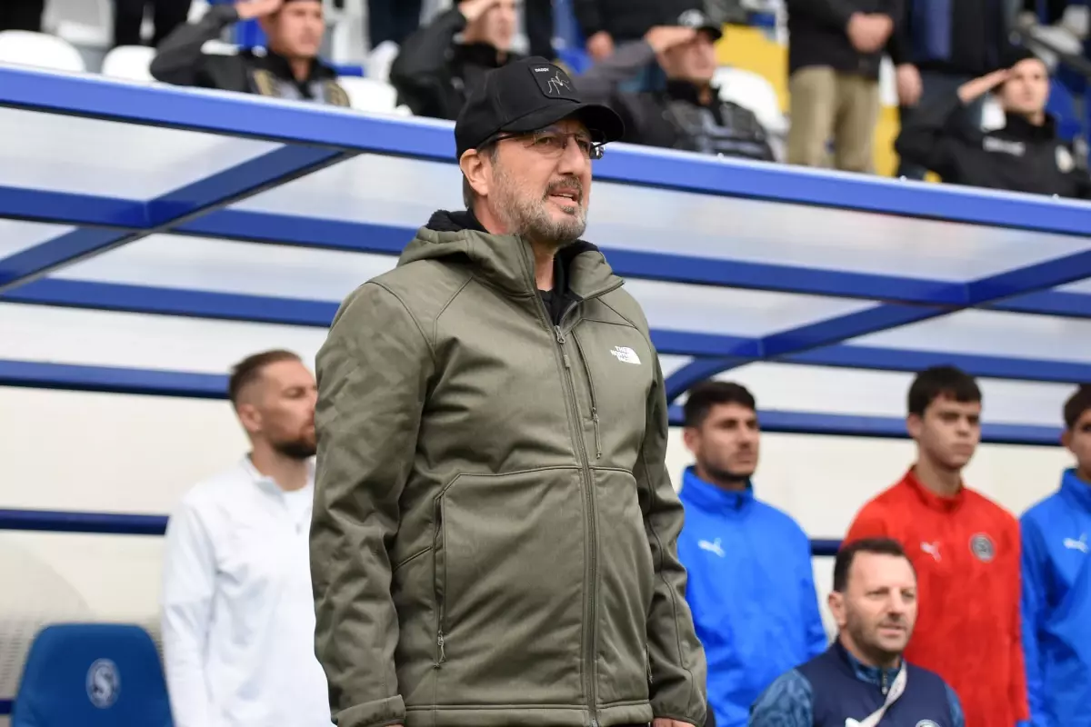 Manisa Futbol Kulübü Teknik Direktörü Taner Taşkın Hakem Kararlarına Tepki Gösterdi