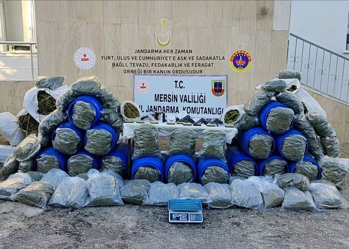 Mersin'de Uyuşturucu Operasyonu: 220 Kilogram Esrar ve Kokain Ele Geçirildi