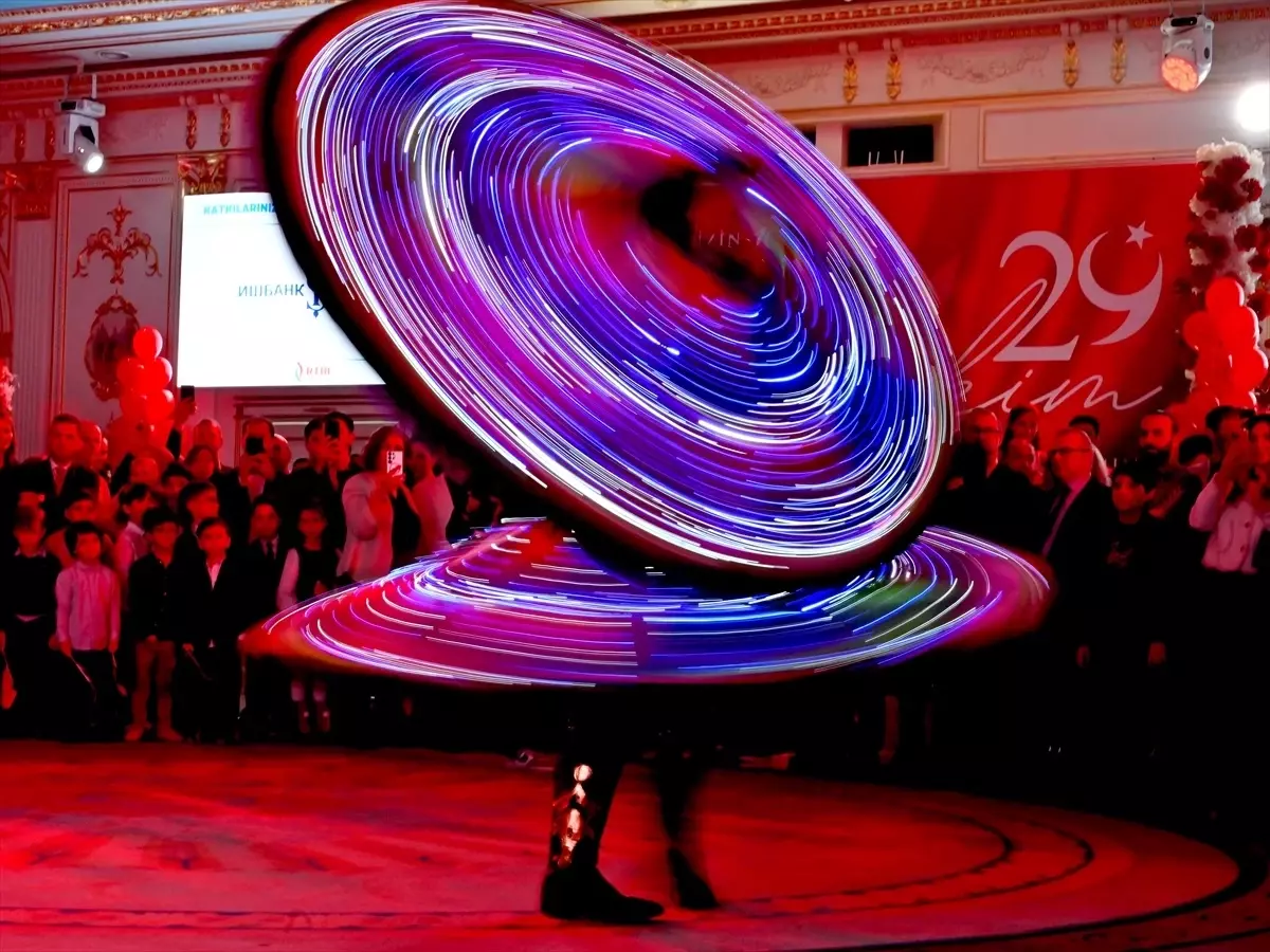 Moskova'daki Türk toplumu Cumhuriyet'in kuruluşunun 102. yılını kutladı