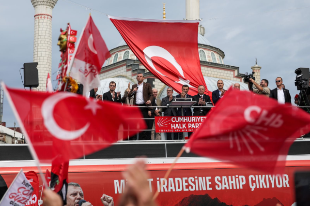 Özgür Özel Çağlayan'da konuştu: Hüseyin Gün itirafçı oldu, 'İngiliz ajanıyım' dedi Özgür Özel Çağlayan'da konuştu: Hüseyin Gün itirafçı oldu, 'İngiliz ajanıyım' dedi