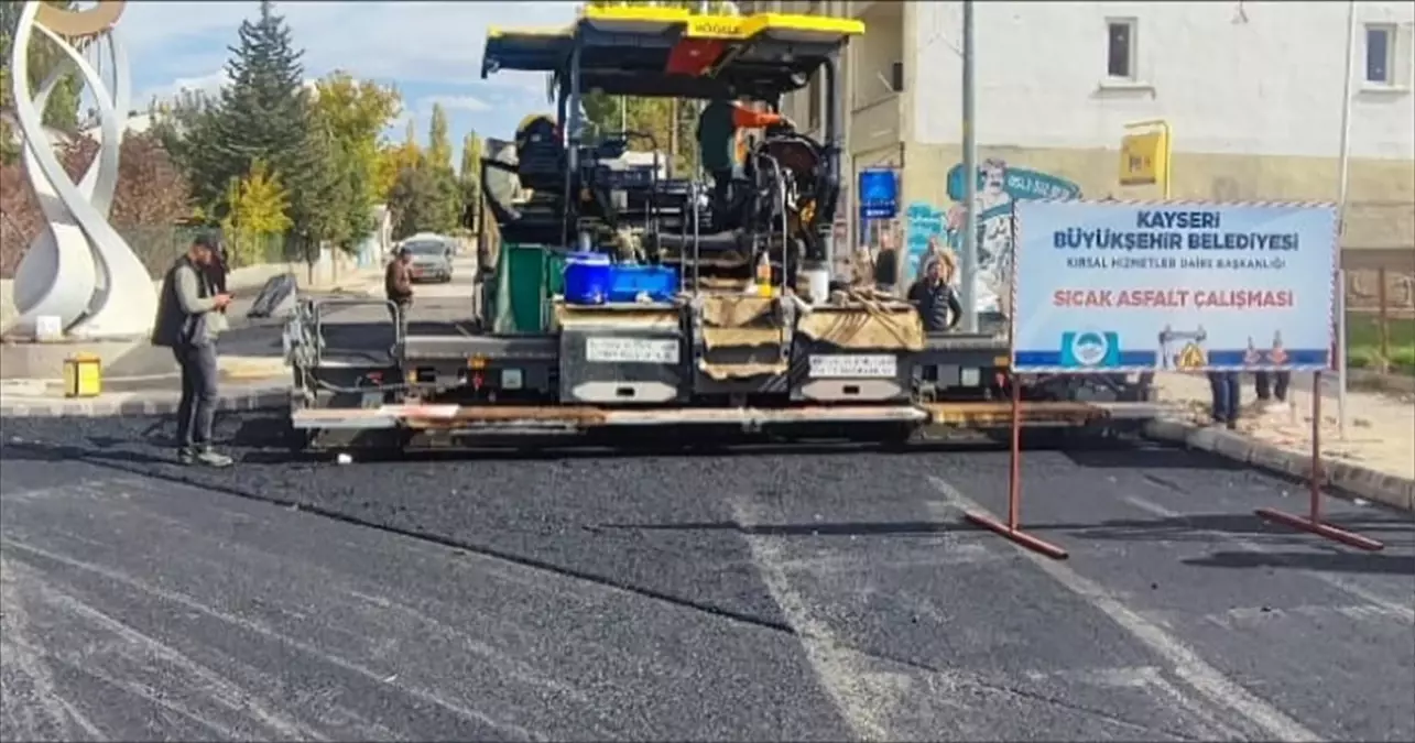 Kayseri Pınarbaşı'nda 48 Saatte 2.176 Ton Sıcak Asfalt Serildi