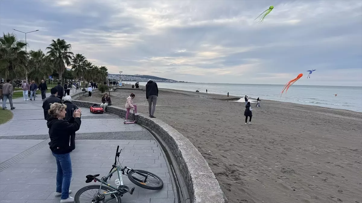 Samsun'da Uçurtma Festivali Renkli Görüntülere Sahipti