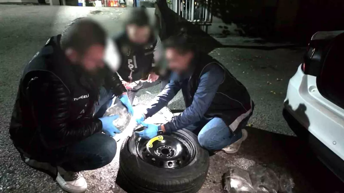 Tunceli'de Narkotik Operasyonu: 3 Kilo 737 Gram Esrar Ele Geçirildi