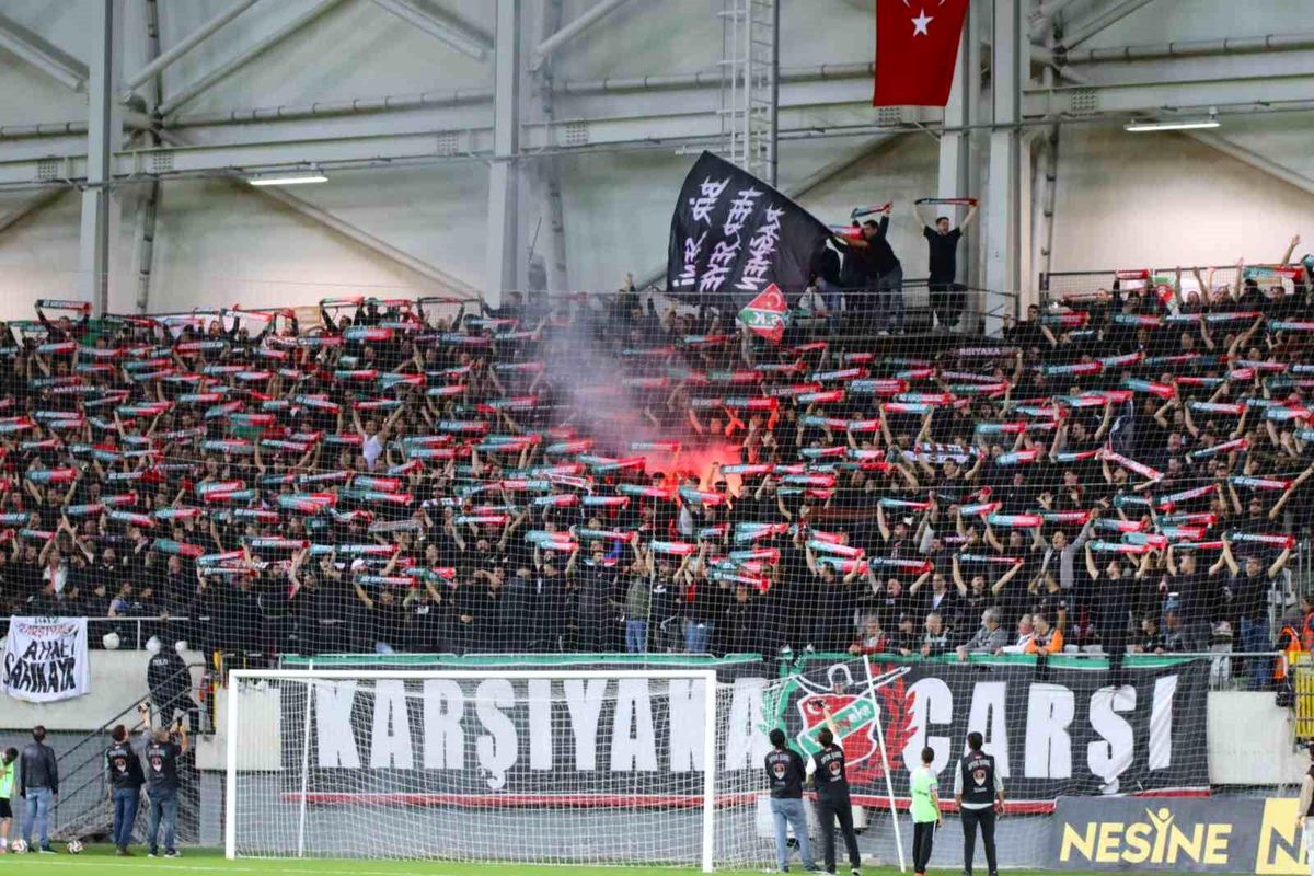 İzmir Derbisinde Altay ve Karşıyaka Berabere Kaldı