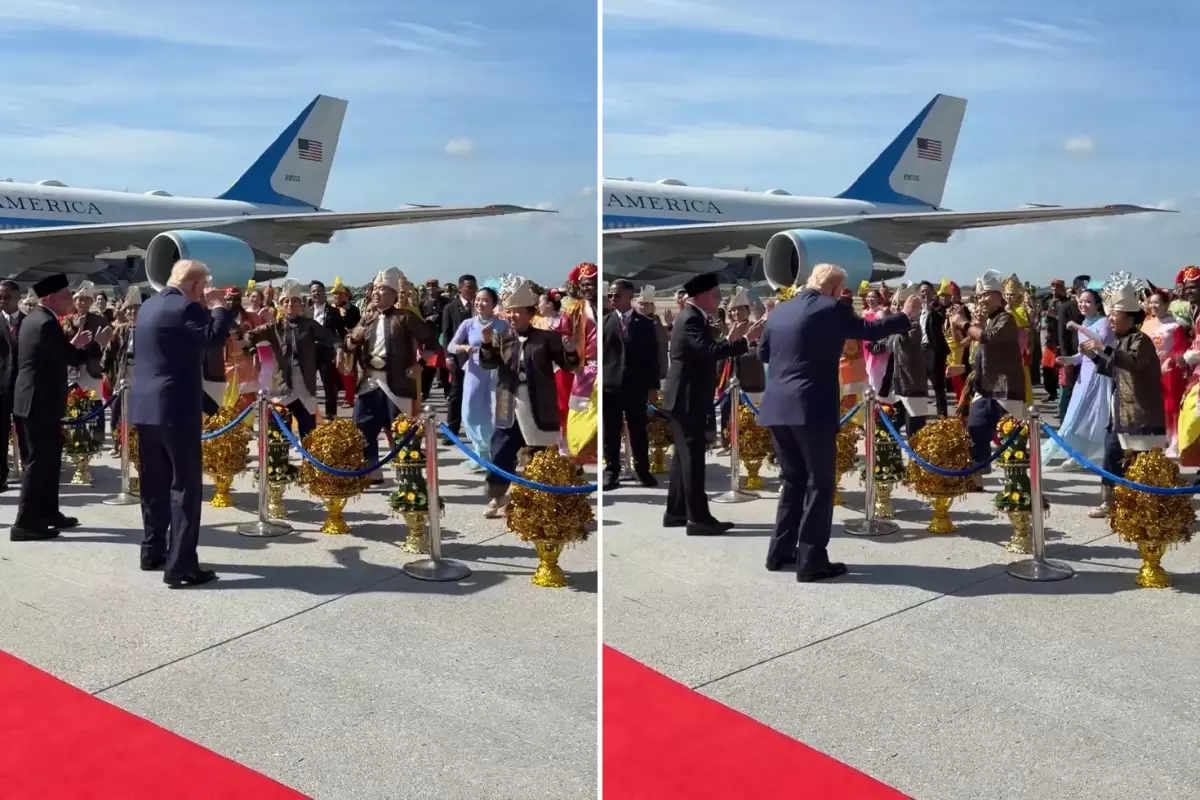 Trump, Malezya'da uçaktan iner inmez dansa başladı