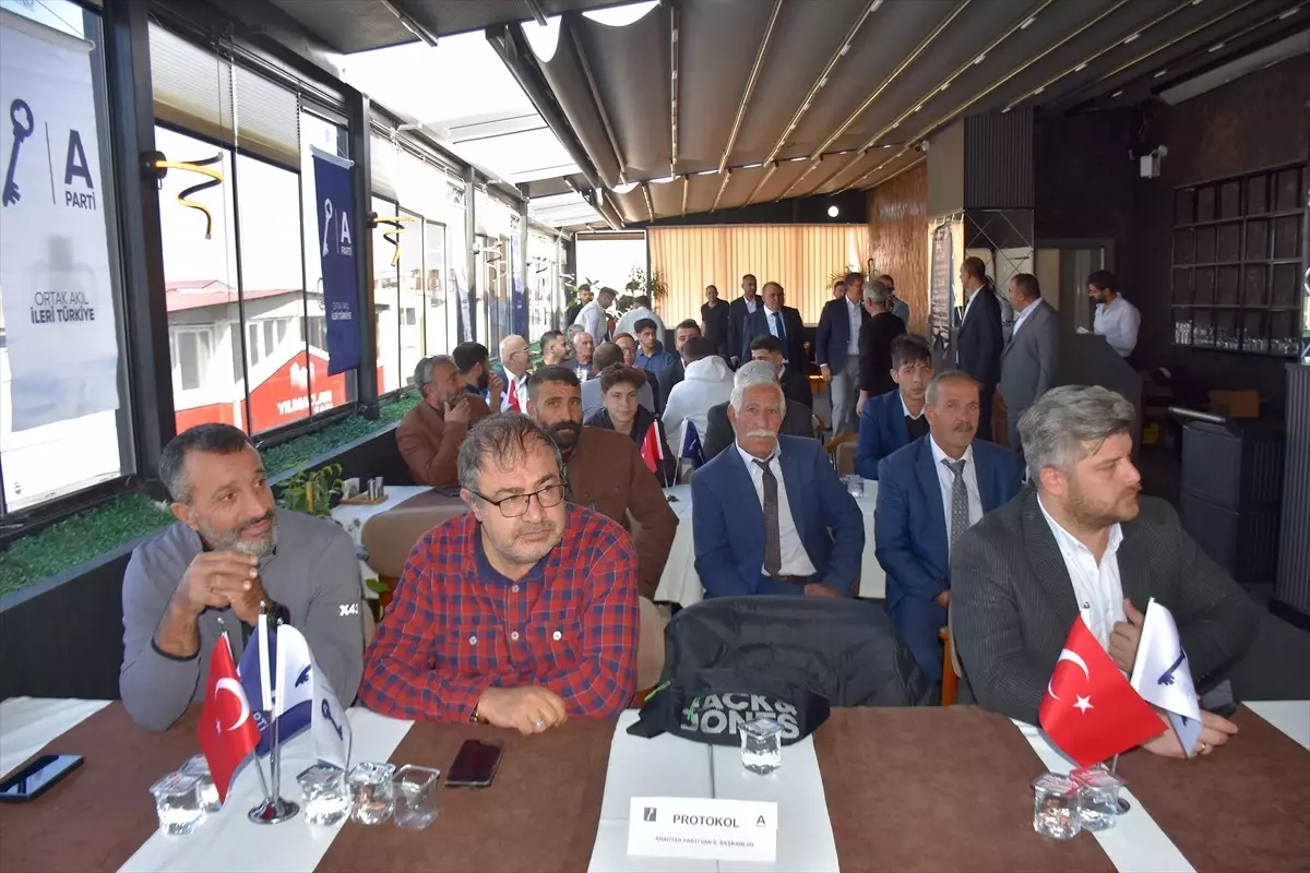 Anahtar Partisi Van'da Tarım Politikaları Toplantısı Düzenledi