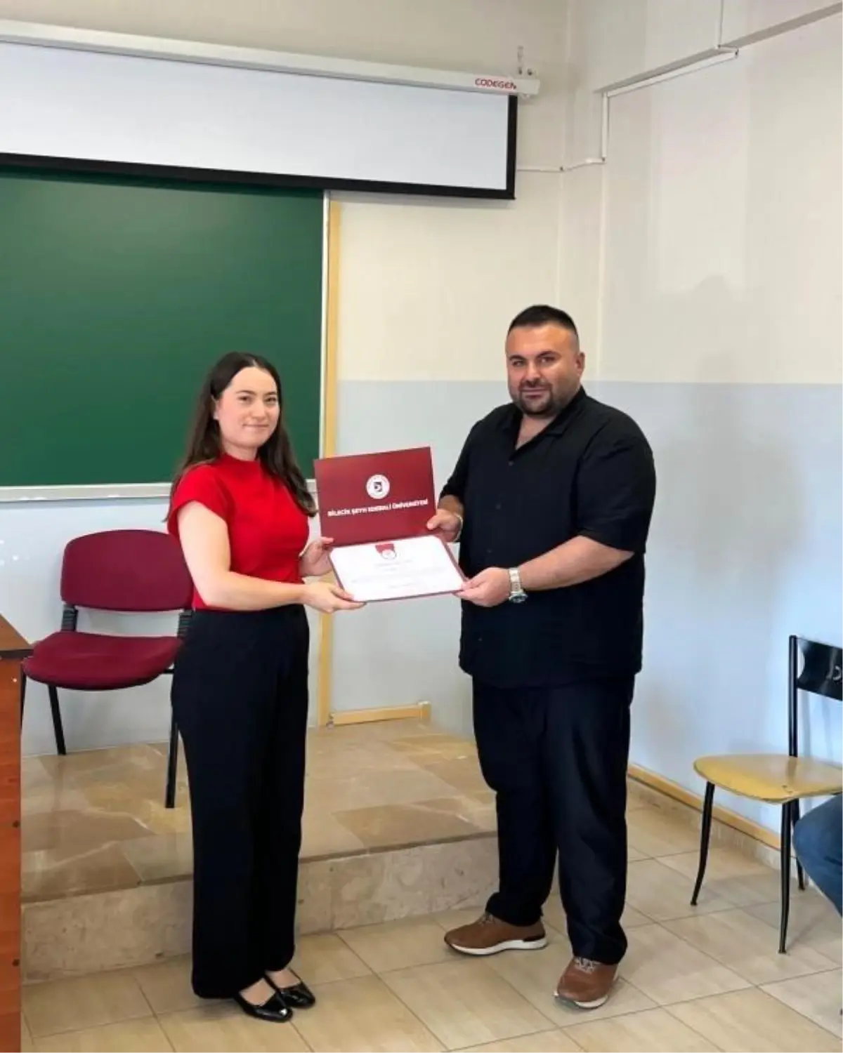 Bilecik'te Mezunlarla Öğrenciler Buluştu: 'Bir Mezun Bir Hikaye' Söyleşisi