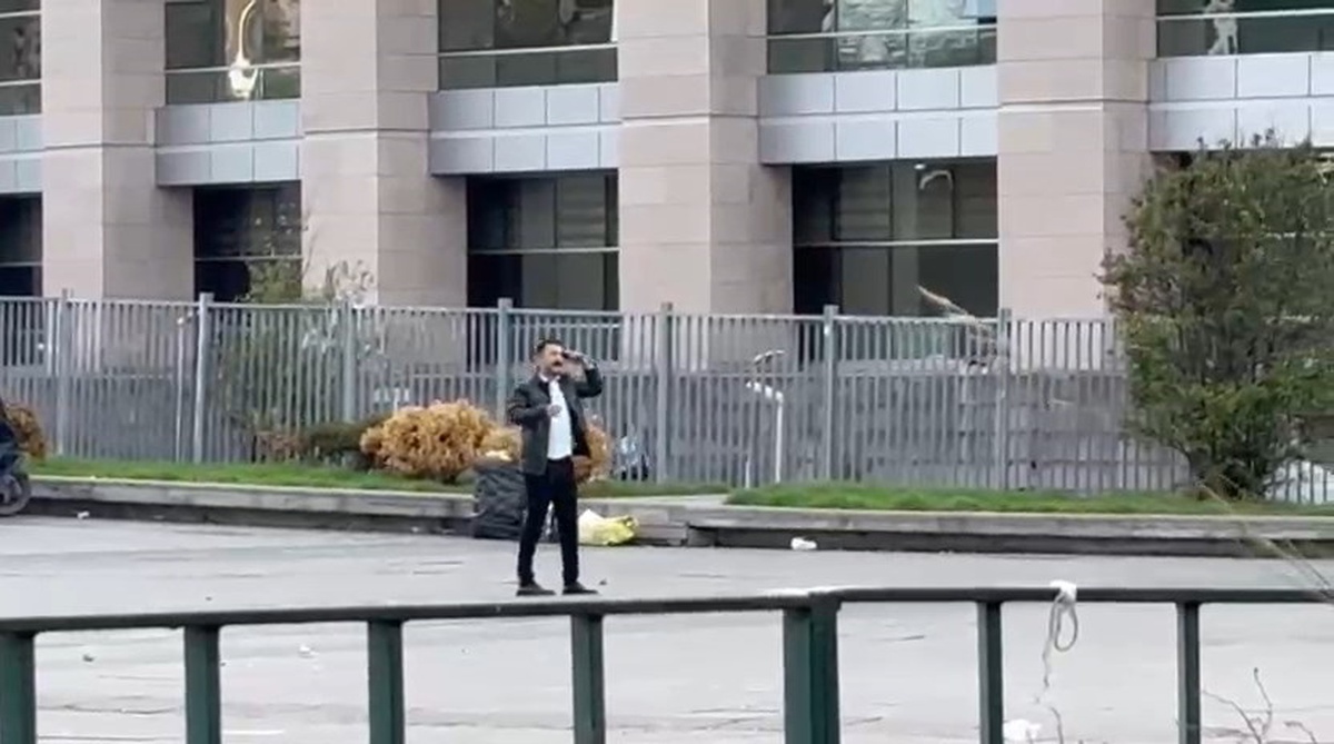 İstanbul Adalet Sarayı Önünde Silahlı İntihar Girişimi