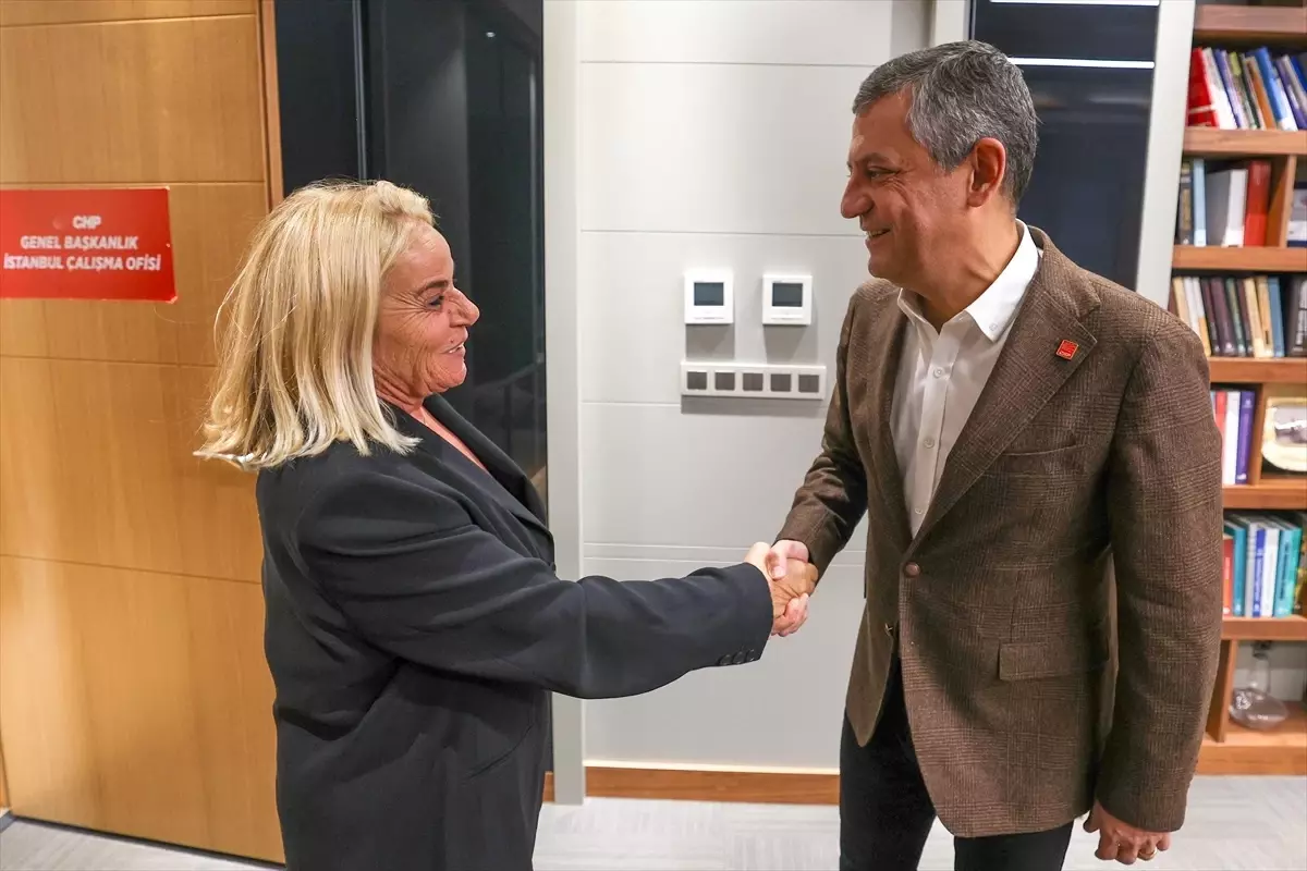 CHP Genel Başkanı Özgür Özel, Değer Denktaş ile Bir Araya Geldi