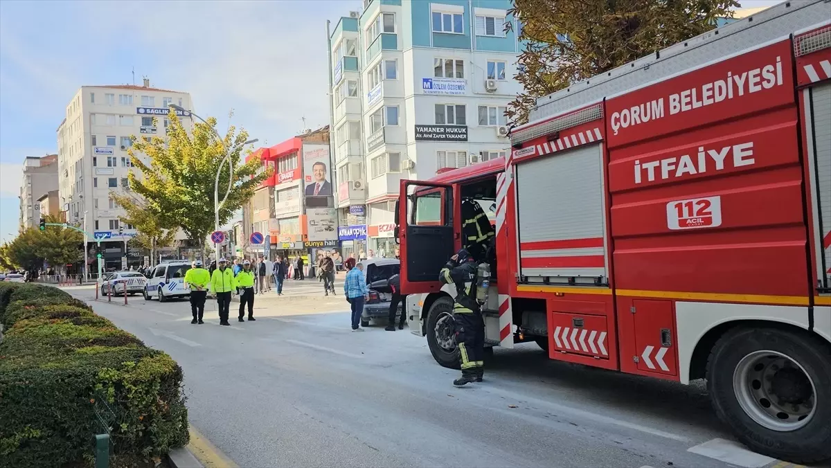 Çorum'da Seyir Halindeki Otomobilde Yangın Çıktı