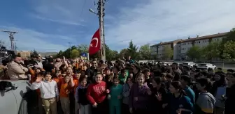 Dünya Şampiyonu Güreşçiler Gümüşhacıköy'de Coşkuyla Karşılandı