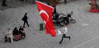 Düzce'de Cumhuriyet Bayramı İçin Yapılan Sosyal Deneyde Bayrak Sevgisi Öne Çıktı