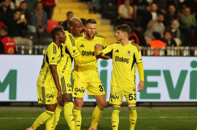 Fenerbahçe, derbi öncesi vitesi 5'e taktı 4 fenerbahce derbi oncesi vitesi 5 e takti 19192203 6433 m