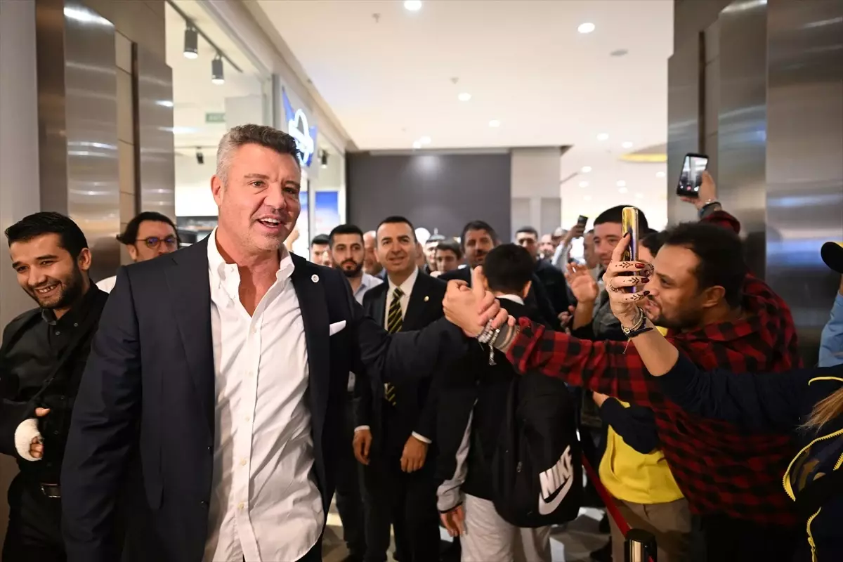 Sadettin Saran, Gaziantep'te Fenerium Mağazasında Taraftarlarla Buluştu