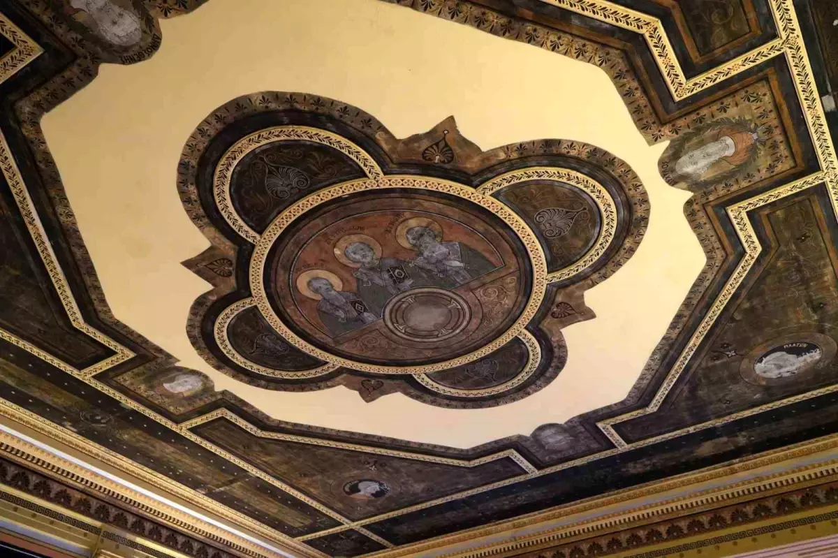 Güçlendirilmesi planlanan 571 yıllık Özel Fener Rum Okulu'nun son durumuyla ilgili yeni gelişme