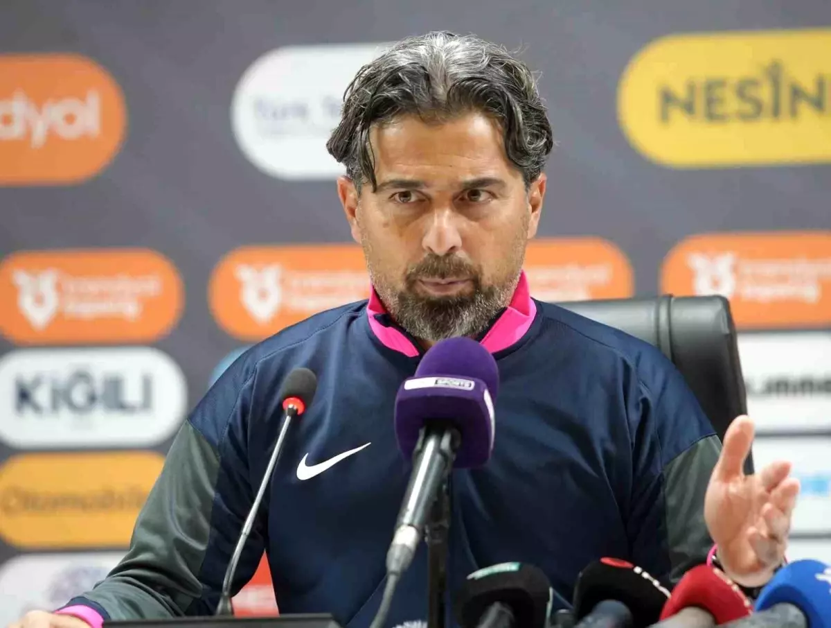 İlhan Palut: '1 Puan Kötü Bir Sonuç Değil'