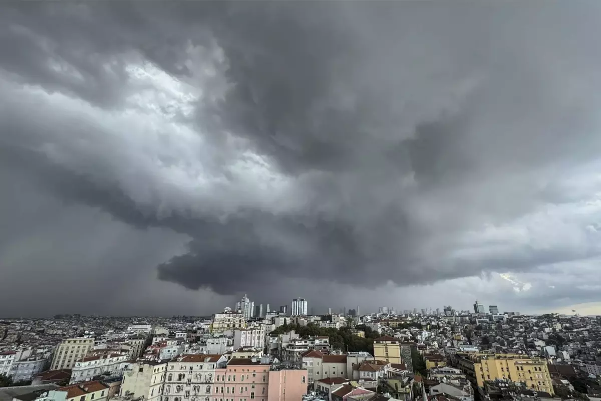 İstanbullular bu saatlere dikkat! Baroklinik soğuk cephe geliyor