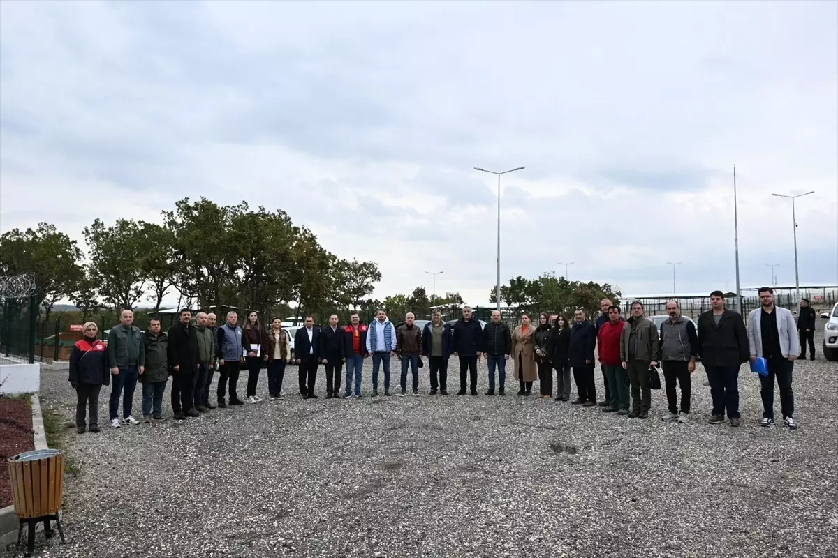 Kırklareli Valisi Uğur Turan, Sahipsiz Hayvan Rehabilitasyon Alanını Ziyaret Etti