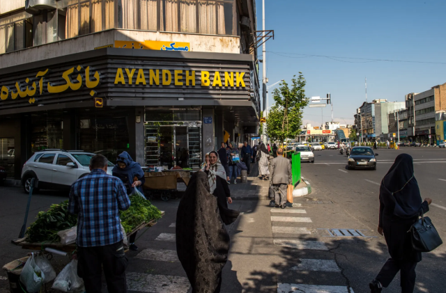 Earthquake next door! The largest bank in the country with 270 branches has declared bankruptcy
