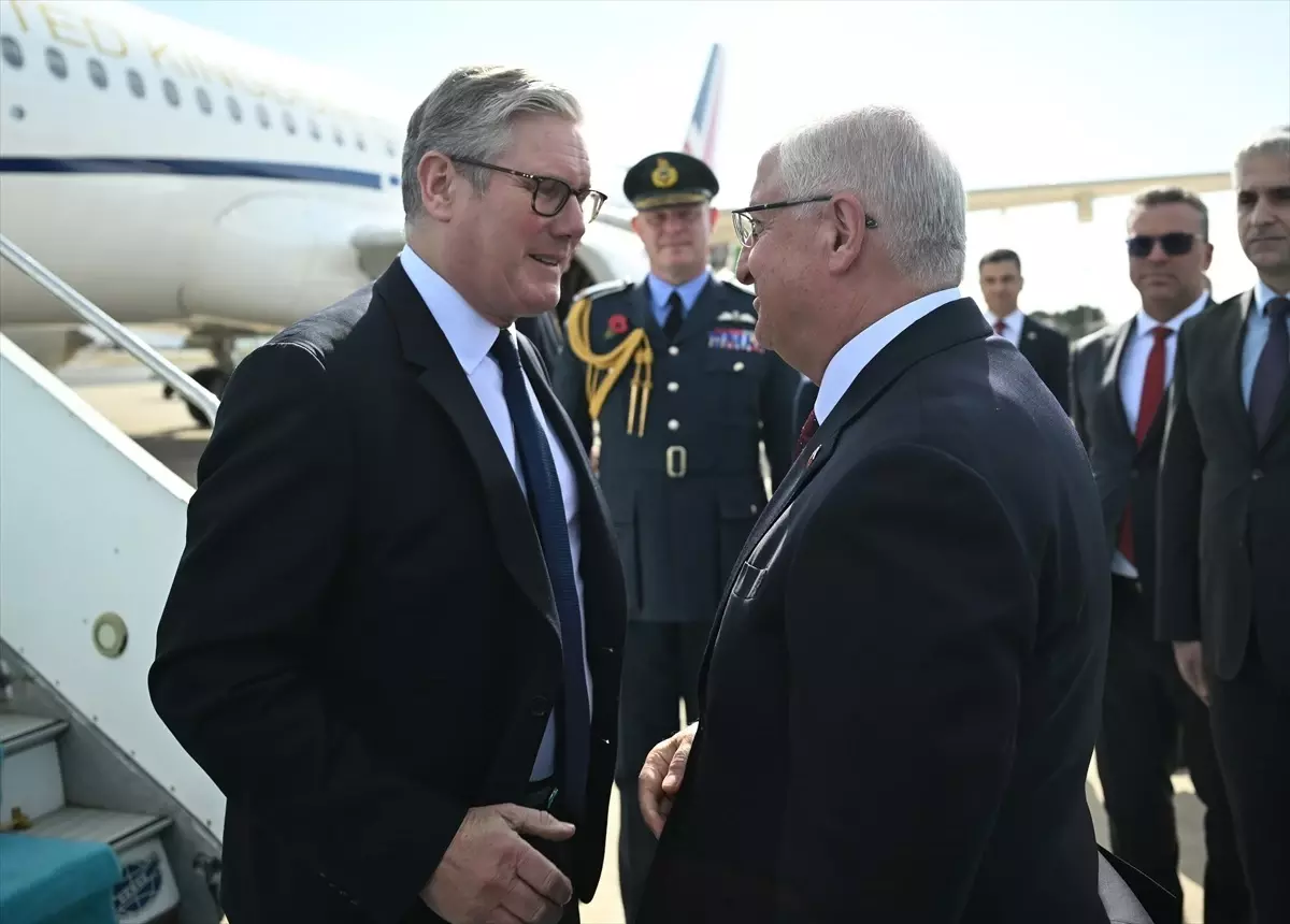 Milli Savunma Bakanı Güler, İngiltere Başbakanı Starmer'i karşıladı