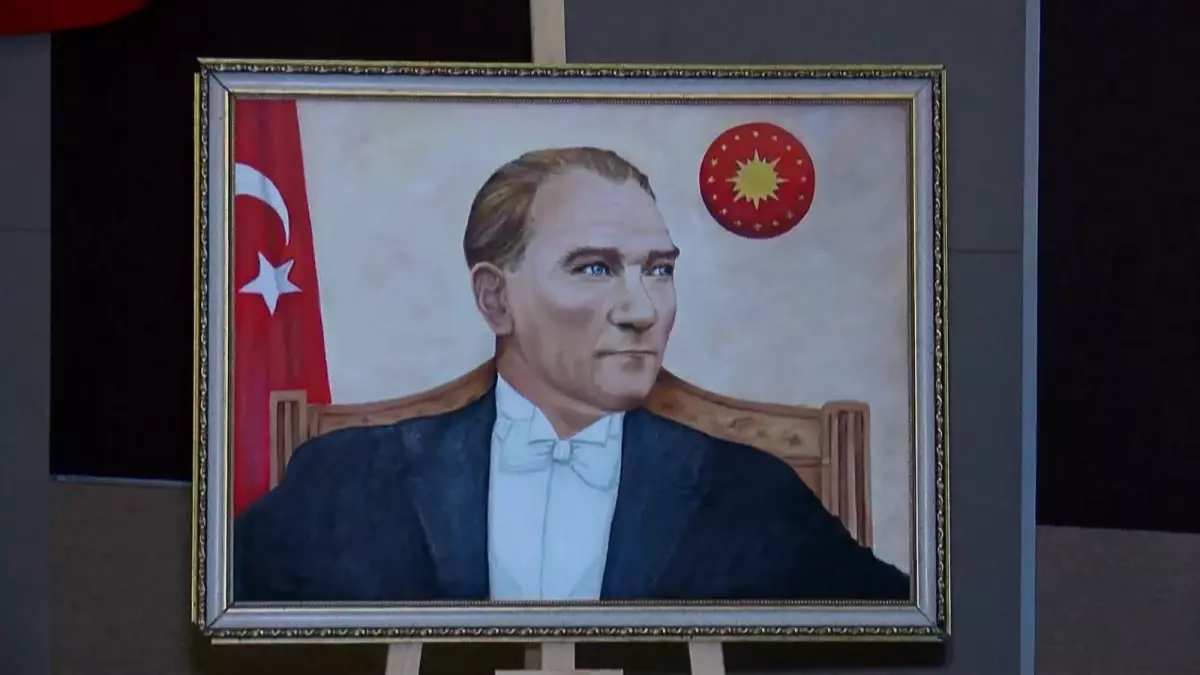 Cumhuriyet Balosu'nda Öğretmenlerden Coşkulu Gösterimler