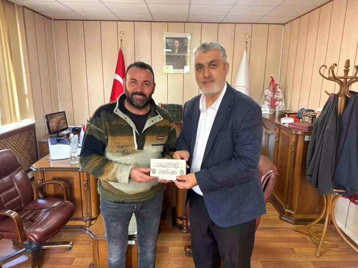 Sivrihisar'da Hayırsever İş Adamından Kur'an Kursuna Oyun Grubu Bağışı