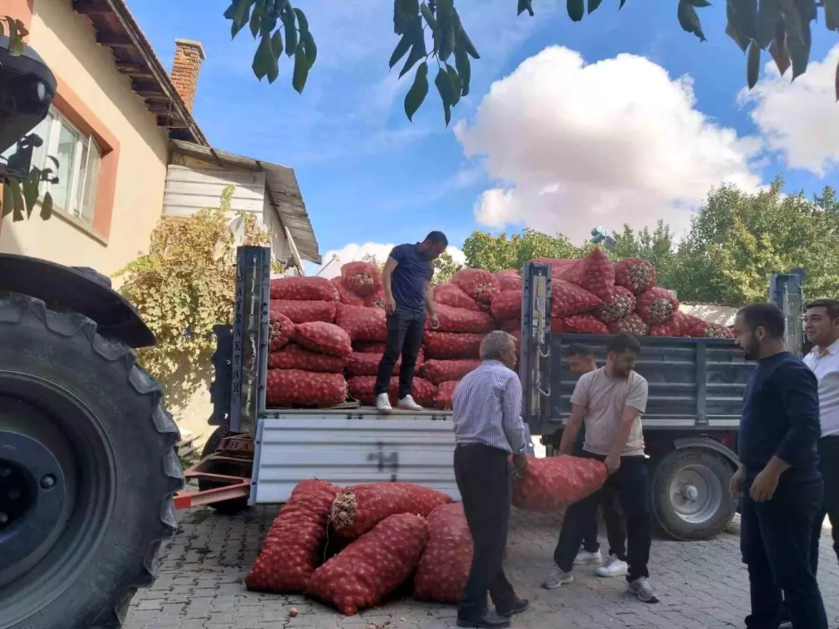 Sivrihisar'da Çiftçiler Zekat Olarak Mahsullerini Bağışladı