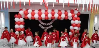 Anaokulu Öğrencilerinden Cumhuriyet Bayramı Kutlaması