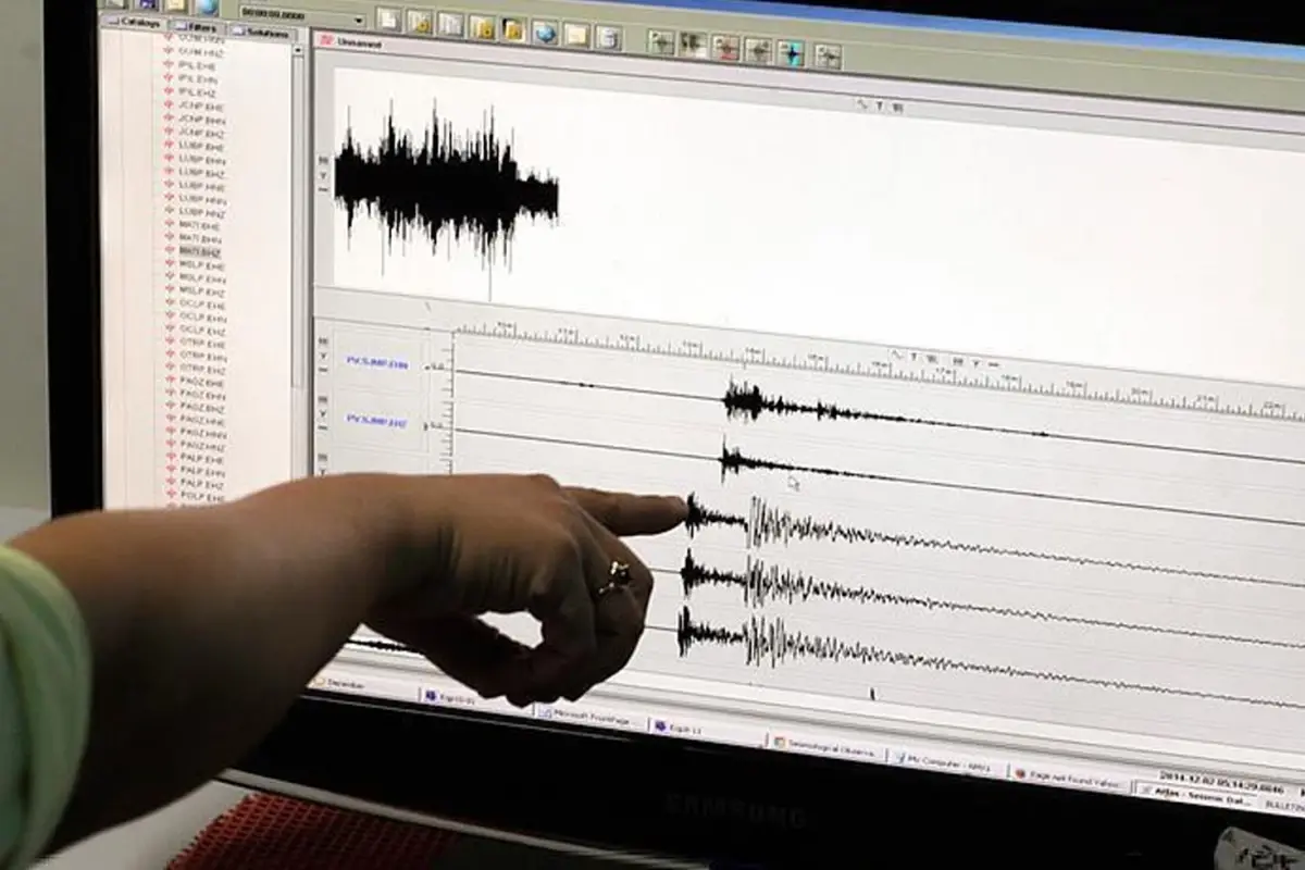 Türkiye beşik gibi! Mersin ve Çanakkale'de peş peşe depremler