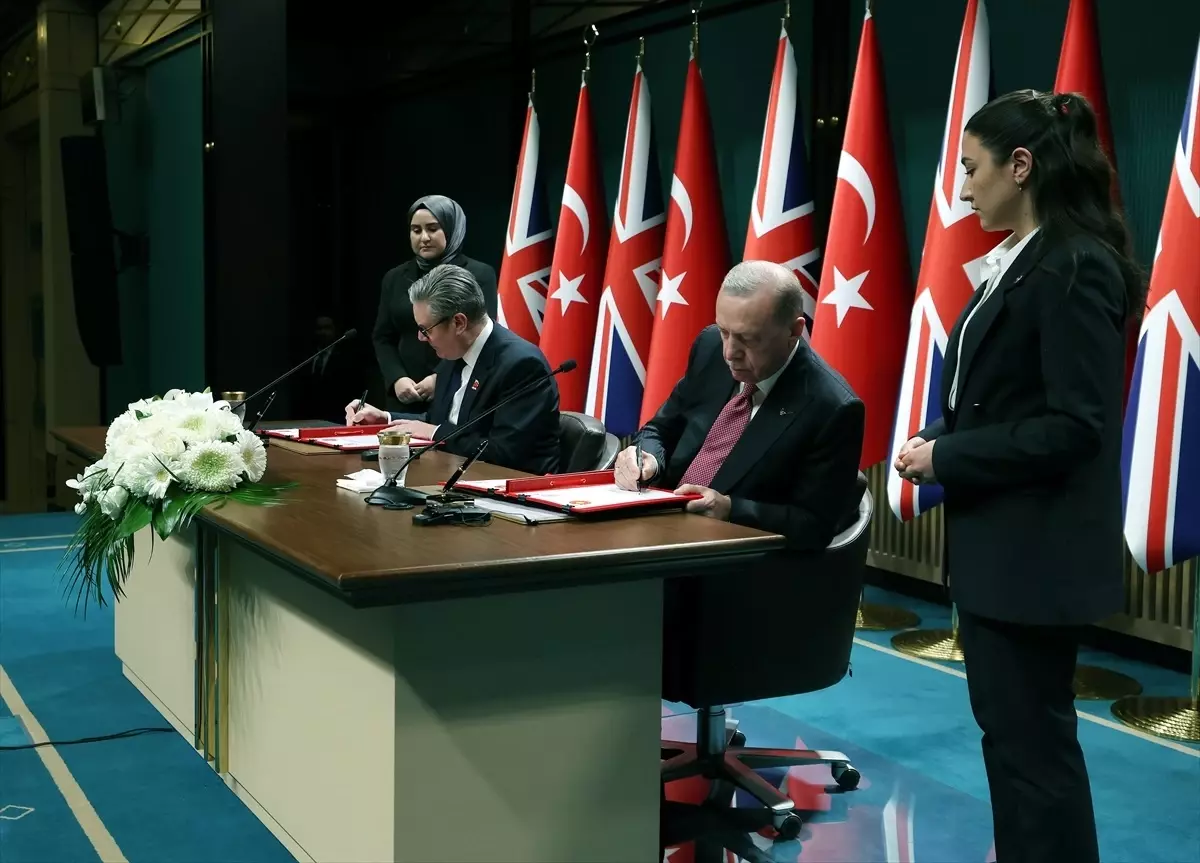 Türkiye ile Birleşik Krallık arasında Eurofighter savaş uçağı işbirliği anlaşması imzalandı